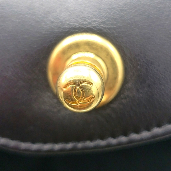 CHANEL BAG SIZE 12X14 COLOR BLACK 100% AUTHENTIC - Picture 9 of 13